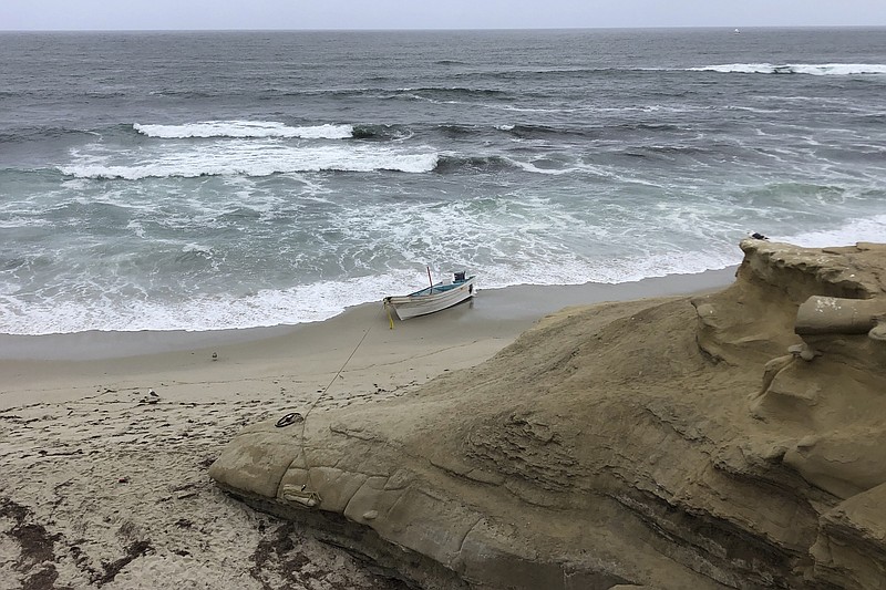 One Dead, 15 In Custody After Suspected Smuggling Boat Dropped Passengers Off La Jolla Coast